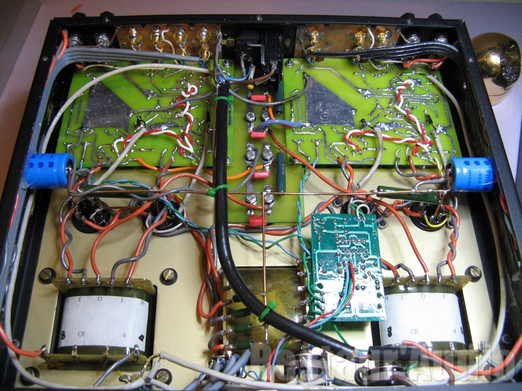 Amplificateur Audio Sculpture Majuscule