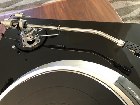 Platine vinyle DENON modèle DP80