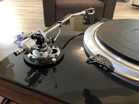 Platine vinyle DENON modèle DP80