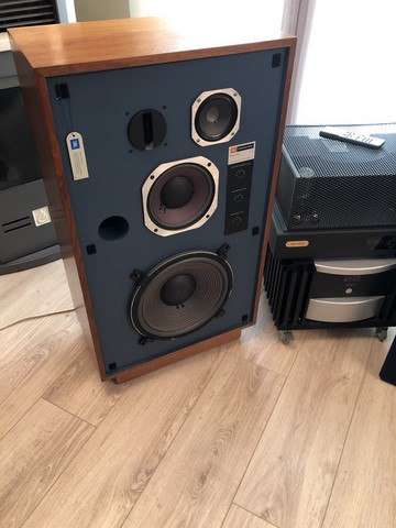 Enceintes JBL modèle 4315A