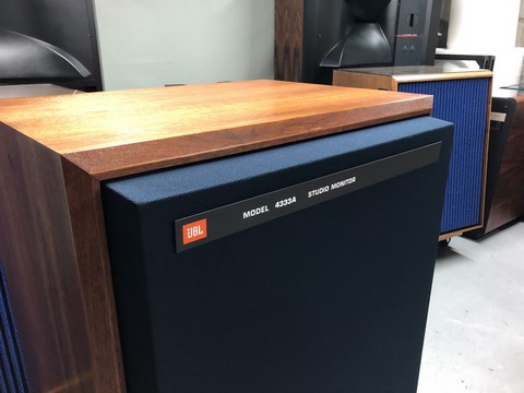 Enceintes JBL modèle 4333A