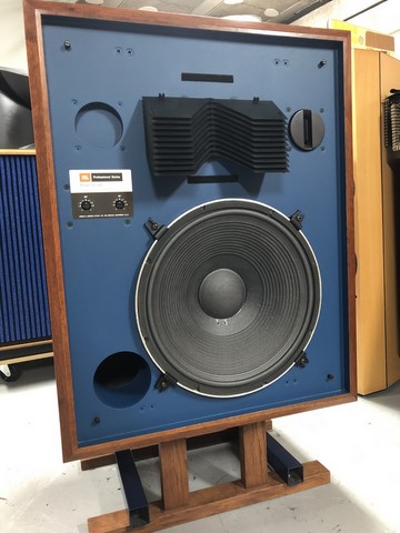 Enceintes JBL modèle 4333A