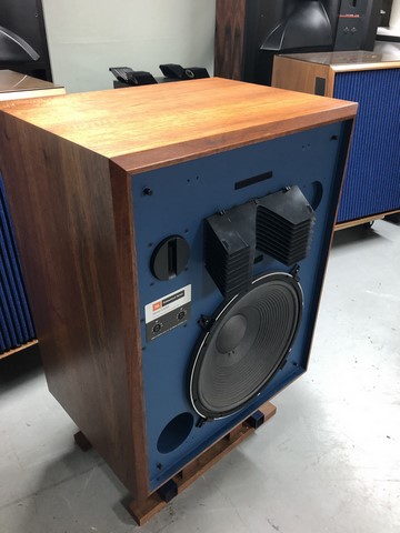 Enceintes JBL modèle 4333A