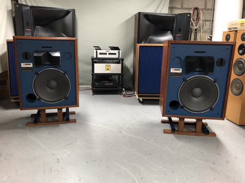 Enceintes JBL modèle 4333A