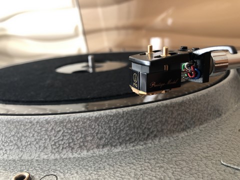 Platine vinyle EMT modèle 930 ST